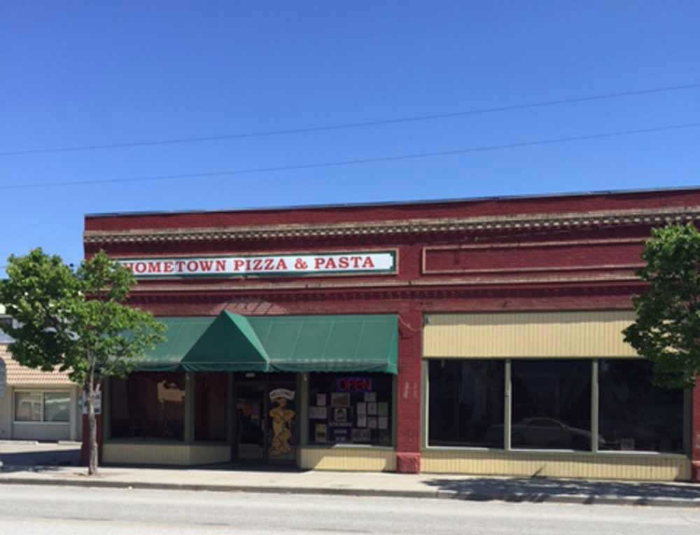 Hometown Pizza, Pasta & Bakery